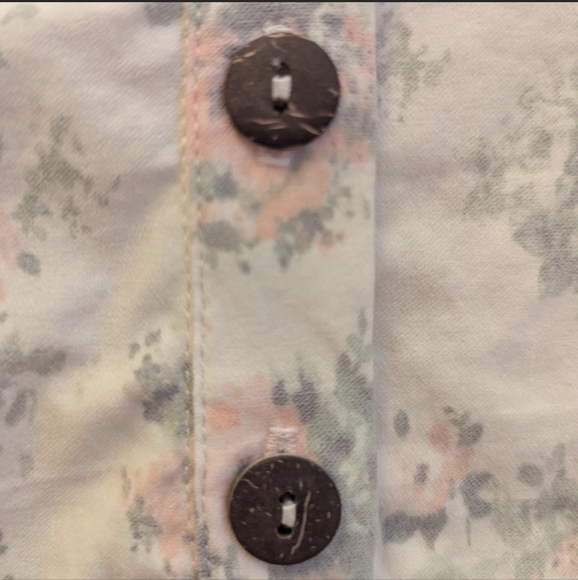 Lily White Floral Skirt with Button Detail - Picture 5 of 8